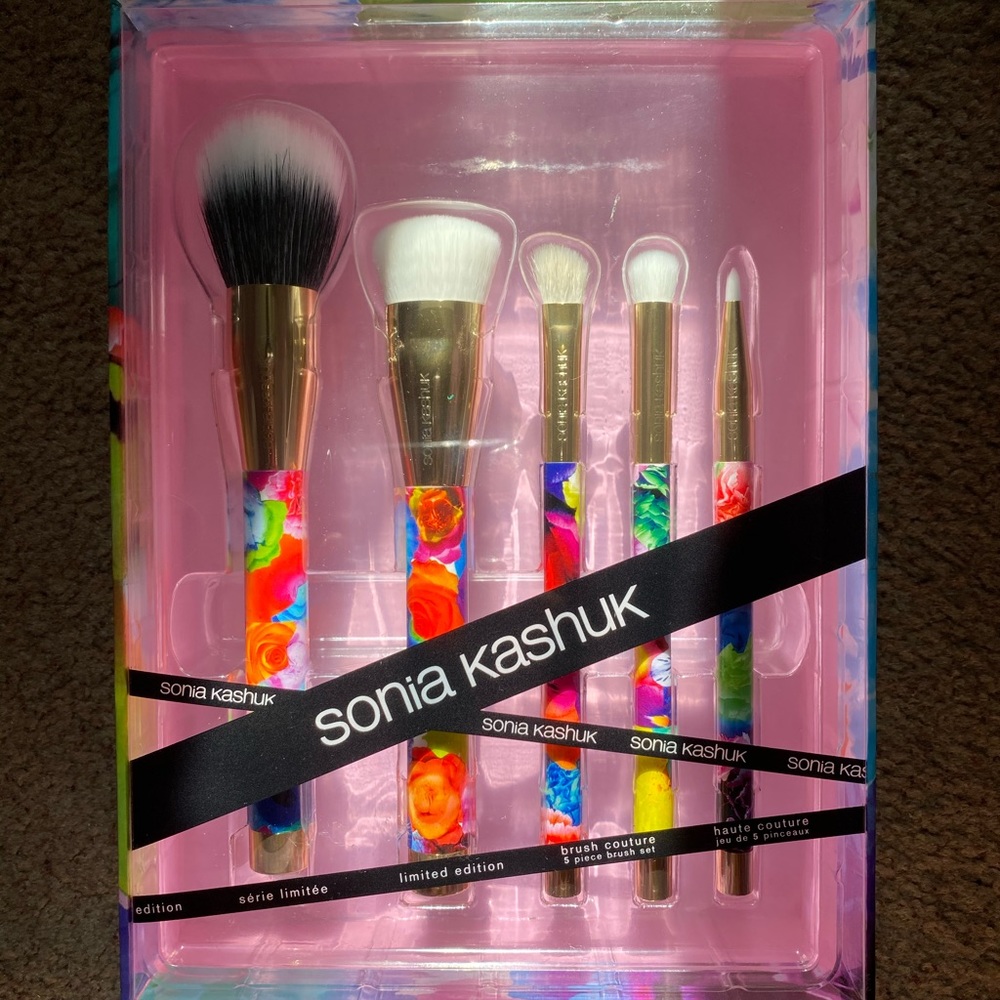 [SOLD] Sonia Kashuk LE “Brush Couture” Brush Set